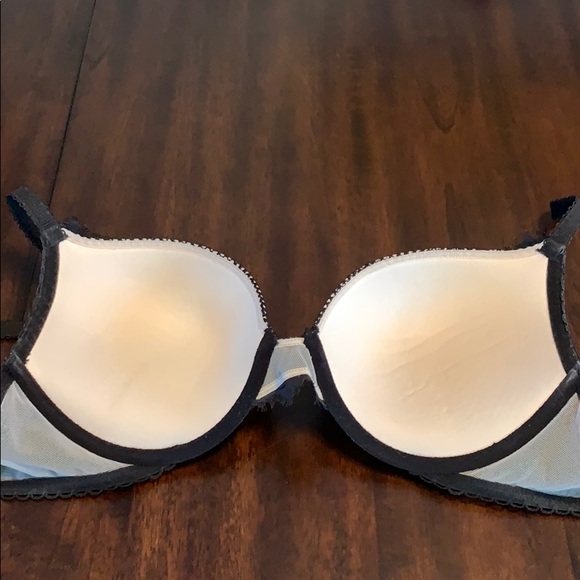 Victoria Secret Push-up Bra - Picture 2 of 3